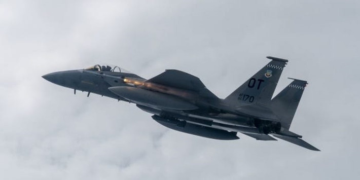 Tiêm kích F-15C "già dơ" của Không quân Mỹ vừa lập kỷ lục, bắn hạ mục tiêu bay ở khoảng cách xa nhất, sau khi tấn công chính xác máy bay không người lái BQ-167 trong một bài bay huấn luyện.