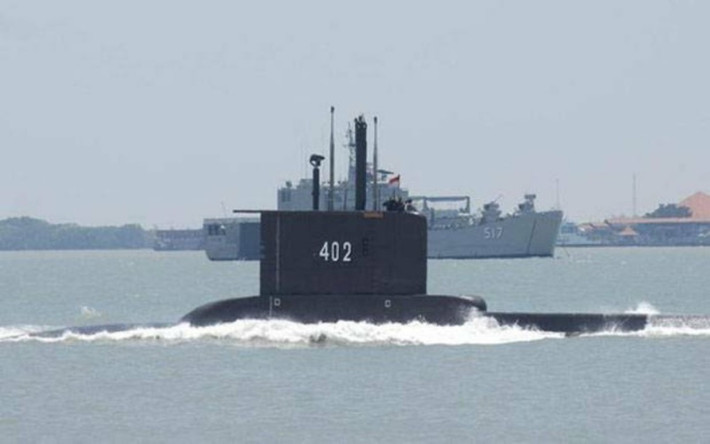 Indonesia cho biết, lượng ô-xy trên tàu KRI Nanggala-402 đủ cho toàn bộ 53 thủy thủ đoàn sử dụng cho tới sáng ngày 24/4 theo giờ địa phương. Mọi nỗ lực cứu hộ đang được gấp rút thực hiện trước thời điểm này.