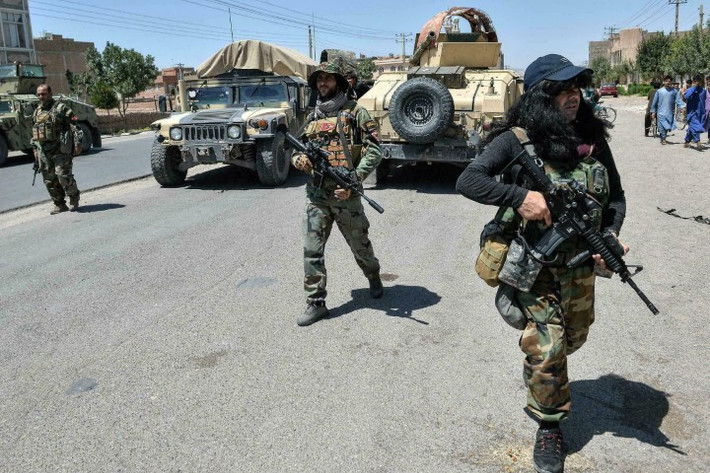 Đây đều là những lính đặc nhiệm trong quân đội Afghanistan, đã đào thoát cùng gia đình sang Anh, thông qua nhiều con đường khác nhau, trước khi quốc gia này rơi vào tay Taliban.