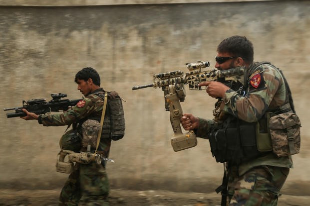 Đây có thể là một lối thoát rất hứa hẹn cho binh lính Afghanistan sau khi cuộc chiến tại quốc gia này dần đi vào hồi kết. Ngoài ra, còn có rất nhiều người tị nạn Afghanistan với nhiều chuyên môn, lĩnh vực khác nhau, cũng sẽ được sơ tán sang Anh theo đường không vận, ước tính khoảng 15.000 người. Nguồn ảnh: TLG.
