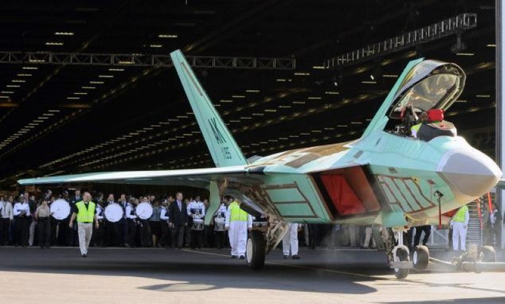 Lý do thứ hai và quan trọng hơn để không tiếp nhận thêm tiêm kích F-22 Raptor chính là thời gian cần thiết để khởi động lại việc sản xuất chiếc máy bay chiến đấu này.