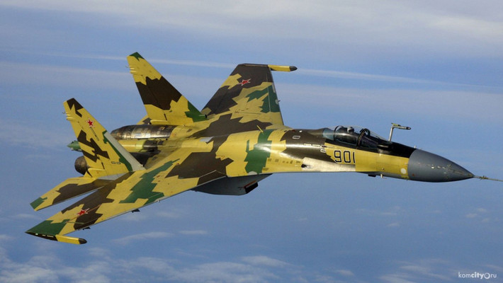 Không loại trừ khả năng, các máy bay chiến đấu Su-35 của Nga đang hộ tống một nhân vật quan trọng của Syria trên đường tới Nga.