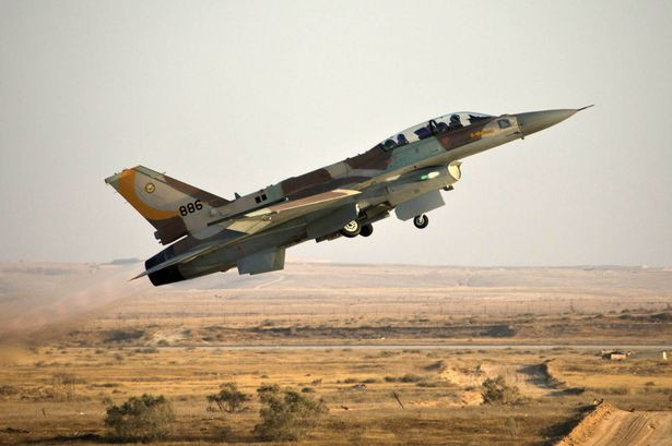 Suy cho cùng, các hợp đồng "bán thanh lý" tiêm kích chiến đấu này của Israel chỉ phù hợp với những công ty tư nhân - khách hàng sử dụng tiêm kích F-16 vào mục đích phi quân sự. Nguồn ảnh: Pinterest.
