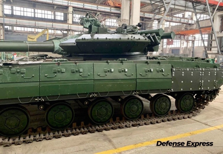 Ngoài ra, hệ thống giáp của xe tăng T-64 cũng sẽ được nâng cấp, giúp nó có thể sống sót trên chiến trường - trước các loại hỏa lực chống tăng hiện đại của thế kỷ 21.
