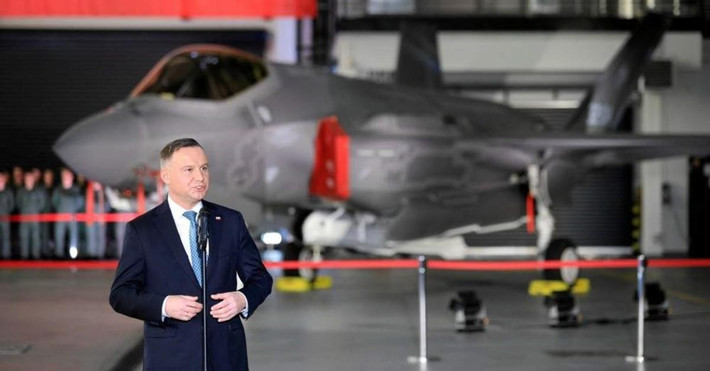 Tờ báo Trung Quốc viết: "Do sự gia tăng hoạt động của những nhóm tác chiến NATO ở Đông Âu trong bối cảnh nổ ra cuộc khủng hoảng di cư, Nga và Belarus cũng quyết định tăng cường an ninh cho biên giới của họ".