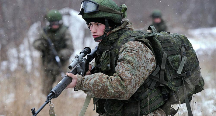 Ratnik đã được thử nghiệm thành công trong chiến dịch hoạt động quân sự ở Syria, trong thời gian đó không bộ phận nào của áo giáp bị bắn thủng. Hiện bộ Ratnik có giá tối thiểu 200.000 rúp (khoảng hơn 3.000 USD). Tuy nhiên khi được bán ra thị trường chợ đen hoặc các nhóm điệp viên phương Tây, bộ đồ này có thể sẽ có giá cao hơn rất nhiều. Nguồn ảnh: Pinterest.