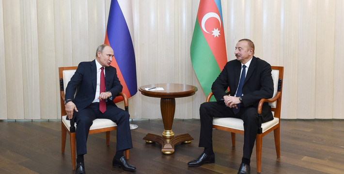 Tổng thống Azerbaijan Ilham Aliyev gọi điện cho người đồng cấp Nga Vladimir Putin vào sáng sớm hôm sau để xin lỗi, đồng thời cam kết sẽ trừng phạt những người chịu trách nhiệm và thông báo kết quả cho Nga.