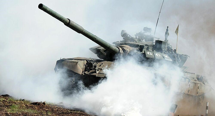 Tới giữa thập niên 1980, phiên bản giáp phản ứng nổ Kontakt-5 ra đời, cho phép T-72 duy trì khả năng chiến đấu trước những tên lửa chống tăng tối tân của Mỹ thời đó như TOW.