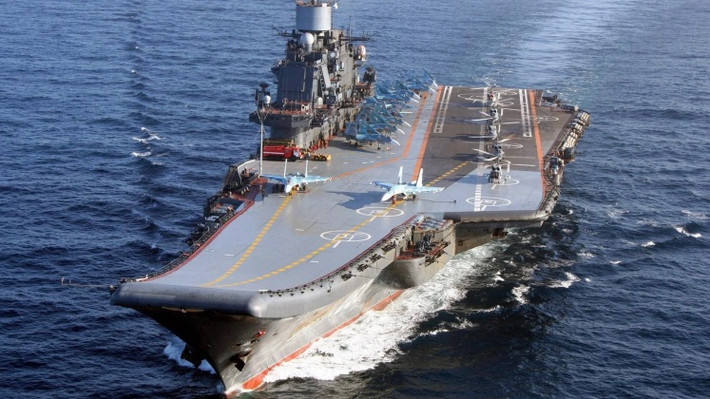 Nếu T-75 Chiếu Tướng của Nga được đưa lên tàu sân bay Kuznetsov, đây sẽ là máy bay thế hệ 5 thứ hai trên thế giới có khả năng hoạt động trên tàu sân bay, chỉ sau các biến thể của tiêm kích F-35 Mỹ. Nguồn ảnh: Avia.