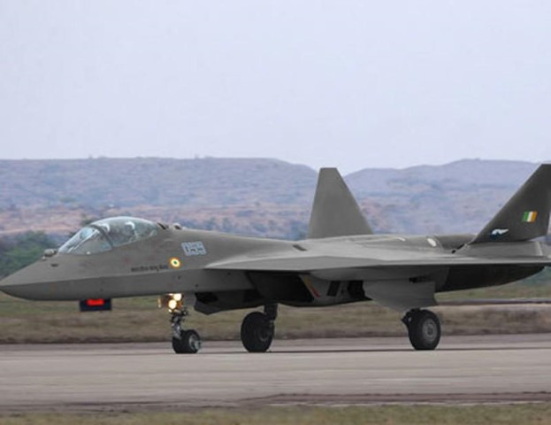 Cần nói thêm một yếu tố nữa đó là hiện nay Su-57 Felon vẫn bị báo chí Mỹ cũng như phương Tây nhận định có chỉ số RCS ngay tại hình chiếu chính diện vẫn ở mức rất cao khi so sánh với F-35 và đặc biệt là F-22.