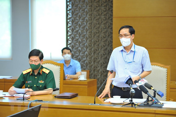 Cục trưởng Cục Y tế dự phòng (Bộ Y tế) Đặng Quang Tấn phát biểu tại cuộc họp. (Ảnh: Minh Đức/TTXVN)