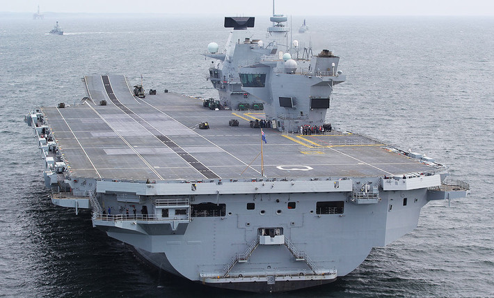 Trong tương lai, chiếc tàu sân bay thứ hai của Anh được đóng theo lớp này, dự kiến mang tên HMS Prince of Wales cũng sẽ sớm được đưa vào trang bị. Nguồn ảnh: Pinterest.