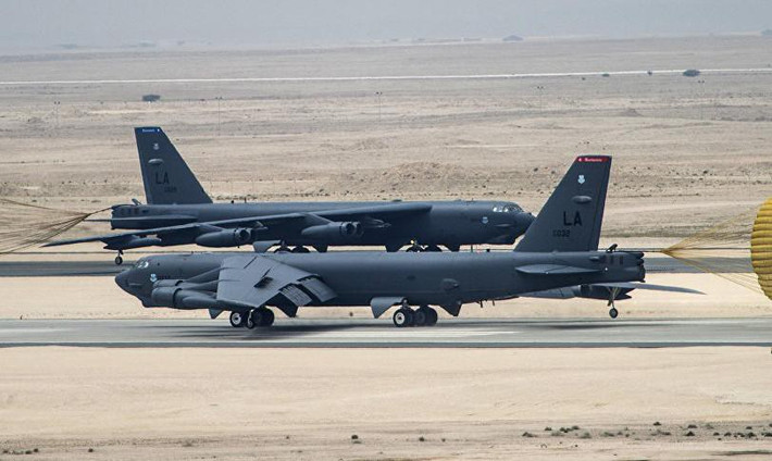 Trong lần triển khai gần đây nhất được CENTCOM thông báo hôm 9/1, hai oanh tạc cơ chiến lược B-52 đã lập đội hình với tiêm kích F-16 Mỹ và F-15 Arab Saudi trong quá trình tuần tra ở khu vực.