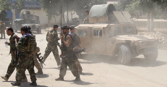 Truyền thông Nga cho biết, quân đội nước này đang tiến hành hỗ trợ quân kháng chiến Afghanistan, bằng cách tiếp tế vũ khí và đạn dược thông qua ngả Tajikistan.