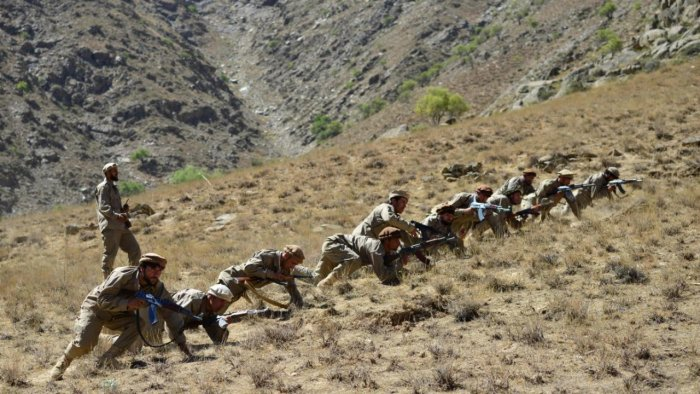 Các tay súng của Taliban đang vấp phải sự kháng cự rất ngoan cường từ quân kháng chiến Afghanistan. Truyền thông Nga cho biết, dù đã chịu thiệt hại tới vài nghìn tay súng, nhưng Taliban còn chưa vượt qua được hàng phòng thủ đầu tiên tại thung lung Panjshir.