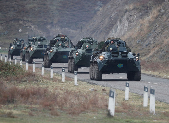 Lính Nga tiến vào khu vực Nagorno-Karabakh để tiến hành gìn giữ hòa bình theo một phần của thỏa thuận ngừng bắn.