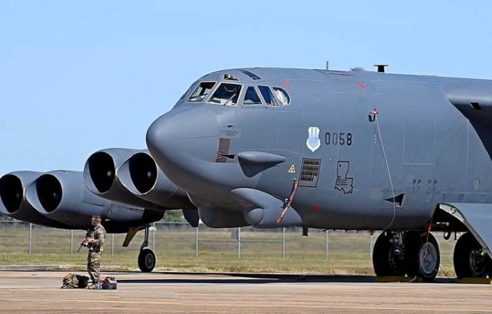 Nhưng ngày thứ ba là một "cuộc thảm sát" đối với người Mỹ: 6 trong số 90 chiếc B-52 bị bắn rơi, trong đó có 4 chiếc B-52G không mang hệ thống tác chiến điện tử. Ngoài ra còn có 3 chiếc khác bị rơi trên đường trở về.