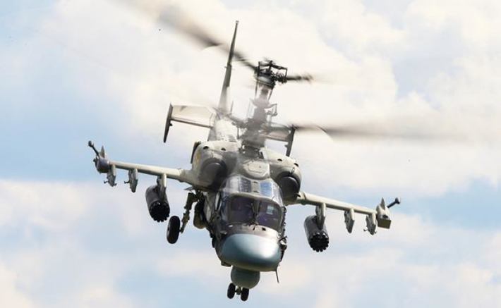 Mặc dù vậy, cần nhấn mạnh những tính năng ưu việt của Ka-52M so với AH-64E Guardian của Mỹ vẫn chỉ là lý thuyết, chưa có gì đảm bảo điều này là thực, đặc biệt khi lời nói tương tự từng được dành cho biến thể cơ bản Ka-52, nhưng thực tế lại cho thấy khác biệt hoàn toàn.