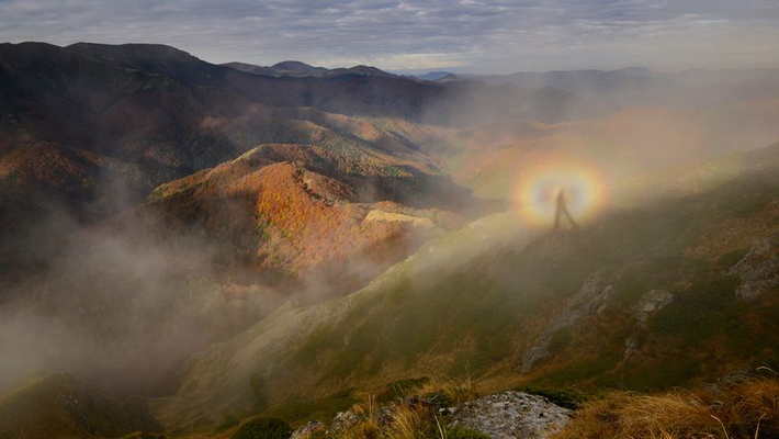 Tuy nhiên, điều khó hiểu là tại sao nhiều người vẫn tin rằng Brocken spectre là một hiện tượng của người ngoài hành tinh.