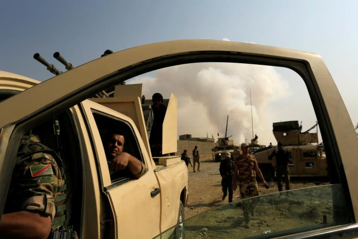 Lính Iraq ở ngoại ô Qayyara hôm 23/10/2016.
