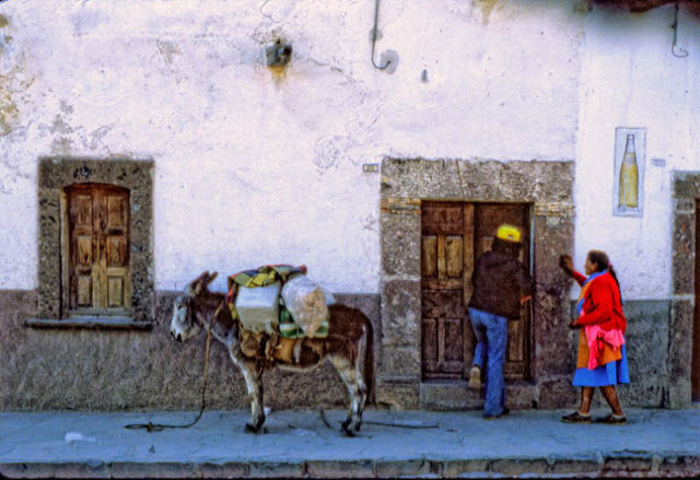 Góc phố ở làng quê Mexico. Ảnh VT