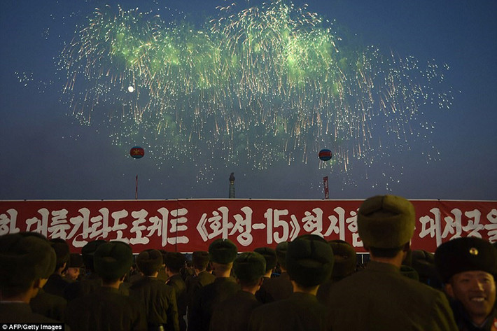 Báo Rodong Sinmun dẫn lời Phó Chủ tịch Ủy ban Trung ương Đảng Lao động Triều Tiên, ông Pak Kwang-ho nhấn mạnh: “Không ai có thể xâm phạm chủ quyền, sự sống còn và phát triển của Triều Tiên khi chúng ta đã hoàn thiện sức mạnh hạt nhân quốc gia“. Ảnh: AFP/Getty Images