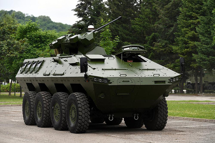 Hiện tại Quân đội Serbia đang đặt mua số lượng lớn Lazar-3 từ Yugoimport cho mục đích thử nghiệm trước khi nó được đưa vào sản xuất hàng loạt, và trong năm 2018 sẽ có ít nhất 18 chiếc Lazar-3 sẽ được chuyển giao cho Quân đội Serbia. Nguồn ảnh: yugoimport.com.