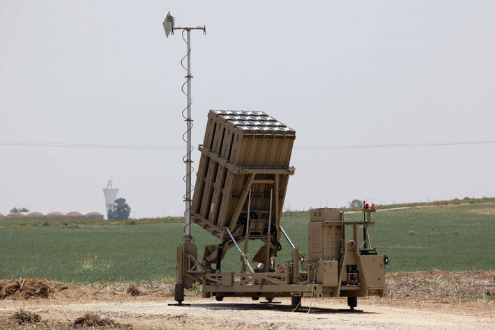 Tuy nhiên tới hôm 13/11 vừa qua, nỗ lực của Israel cùng với hệ thống phòng thủ Iron Dome đã hoàn toàn bất lực khi chỉ trong một đêm, Israel đã phải hứng gần 200 quả rocket phóng vào phía Nam nước này. Nguồn ảnh: Pinterest.
