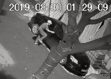 Nhận được tin báo, cơ quan công an đã đến hiện trường thu thập các dấu vết. Đồng thời, truy bắt tội phạm.