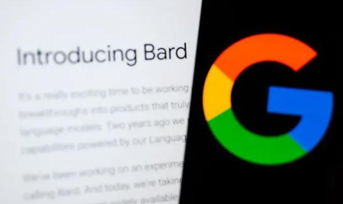 Trong đoạn video giới thiệu ra mắt Bard - chatbot sử dụng công nghệ trí tuệ nhân tạo (AI) được Google đăng tải ngày 7/2, công cụ này đã đưa ra câu trả lời thiếu chính xác, lỗi vốn dĩ nó không nên mắc phải.