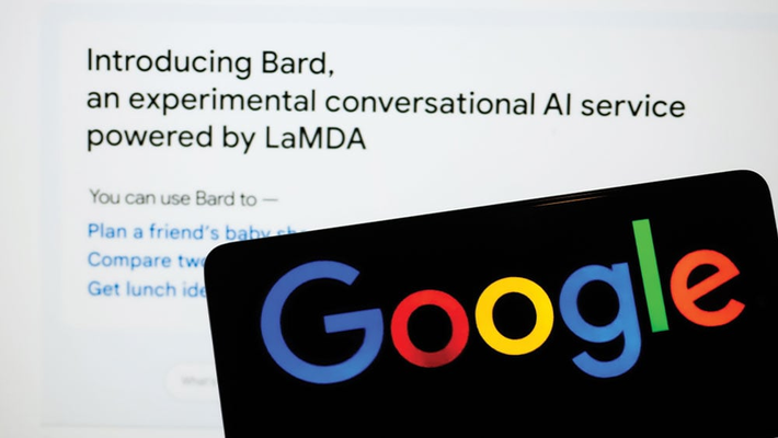 Sự kiện của Google diễn ra một ngày sau khi đối thủ Microsoft công bố phiên bản cải tiến của Bing được hỗ trợ bởi phiên bản AI tiên tiến hơn mà ChatGPT đang sử dụng. Microsoft đang đầu tư hàng tỷ USD vào OpenAI, “cha đẻ” của ChatGPT.