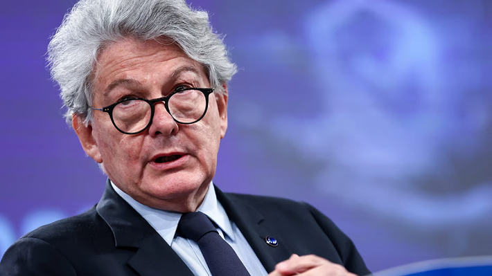 Ủy viên phụ trách lĩnh vực công nghiệp của Liên minh châu Âu (EU), ông Thierry Breton cho biết EU sẽ áp đặt các quy định mới liên quan đến AI nhằm giải quyết những lo ngại về rủi ro của công cụ chatbot và đảm bảo người dùng ở châu Âu có thể tin tưởng công nghệ AI. Đây là bình luận đầu tiên của một quan chức cấp cao EU đưa ra trong bối cảnh lo ngại về công cụ chatbot ChatGPT do OpenAI phát triển.