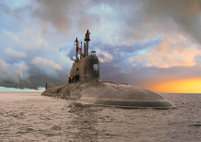 Chính thức được nhập biên từ năm 2013, tàu ngầm K-560 Severodvinsk tương thích với nhiều loại tên lửa chống hạm, tên lửa đối đất mới nhất của Nga khiến nó trở thành một trong những tàu ngầm nguy hiểm nhất trong mắt phương Tây.