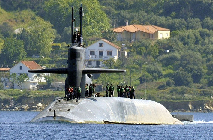 USS Ohio (SSGN-726) vốn là chiếc tàu đầu tiên thuộc lớp tàu ngầm hạt nhân chiến lược mang tên lửa đạn đạo Ohio. Trước thời điểm năm 2002, USS Ohio trang bị 24 tên lửa đạn đạo liên lục địa Trident I C4 (tầm bắn 7.400km). Từ năm 2003, con tàu được cải tạo lại mang tên lửa hành trình và trở thành tàu ngầm tấn công hạt nhân.