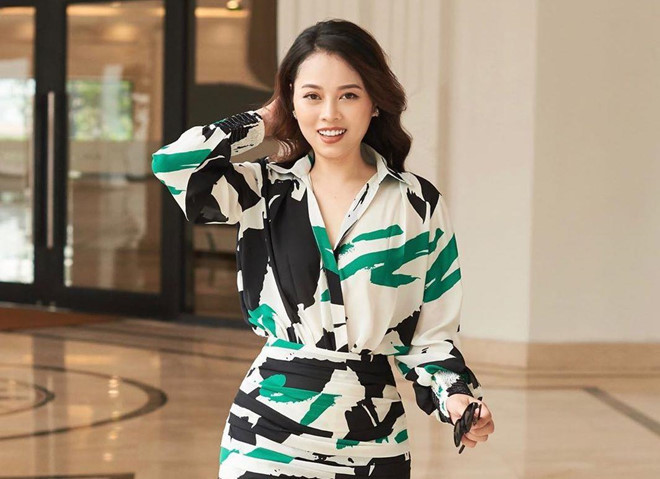 Hằng Túi (tên thật Nguyễn Bích Hằng, sinh năm 1987) là hot girl Hà thành đời đầu. Cô bắt đầu tập tành kinh doanh khi trở thành gương mặt quen thuộc trên mạng. Sau thời gian dài, 8X sở hữu chuỗi cửa hàng quần áo, túi xách và spa làm đẹp có tiếng tại Hà Nội.
