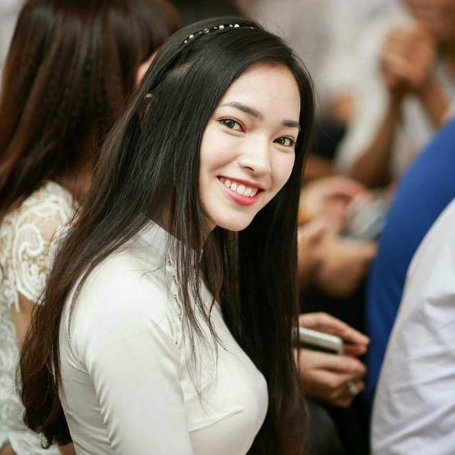 Châu Bùi (Bùi Thái Bảo Châu, sinh năm 1997) là hot girl nổi tiếng Hà thành. Cô nhận được sự quan tâm lớn của dân mạng nhờ màn "lột xác" từ cô bé gầy gò chỉ 36 kg tới cô gái có body cân đối, sexy. Ngày trước, 9X trung thành với mái tóc đen, dài và luôn nở nụ cười tươi trong tất cả các khung hình.