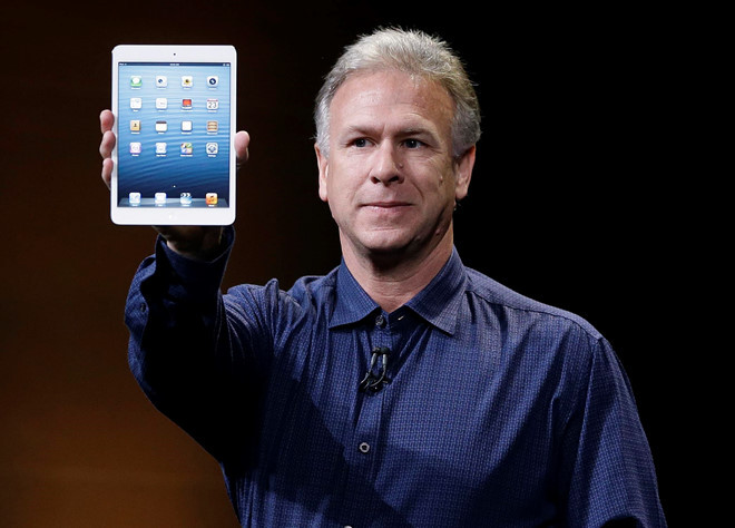 Phil Schiller vẫn làm việc tại Apple. Ông đồng hành cùng Táo khuyết từ năm 1997 và hiện là Phó chủ tịch cấp cao phụ trách truyền thông của công ty. Schiller cũng là người đưa ra ý tưởng sử dụng bánh xe xoay tròn để điều hướng trình phát nhạc trên iPod, thay cho các phím bấm truyền thống. “Chính là nó”, Steve Jobs đã thốt lên khi Schiller trình bày ý tưởng này.