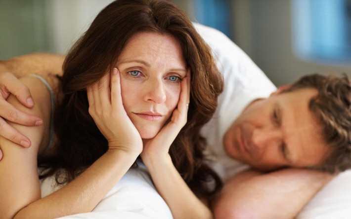 Mãn kinh: Ở thời kì này, estrogen bị suy giảm khiến thận bài tiết đào thải acid uric kém dẫn đến tăng nguy cơ bị bệnh gút.