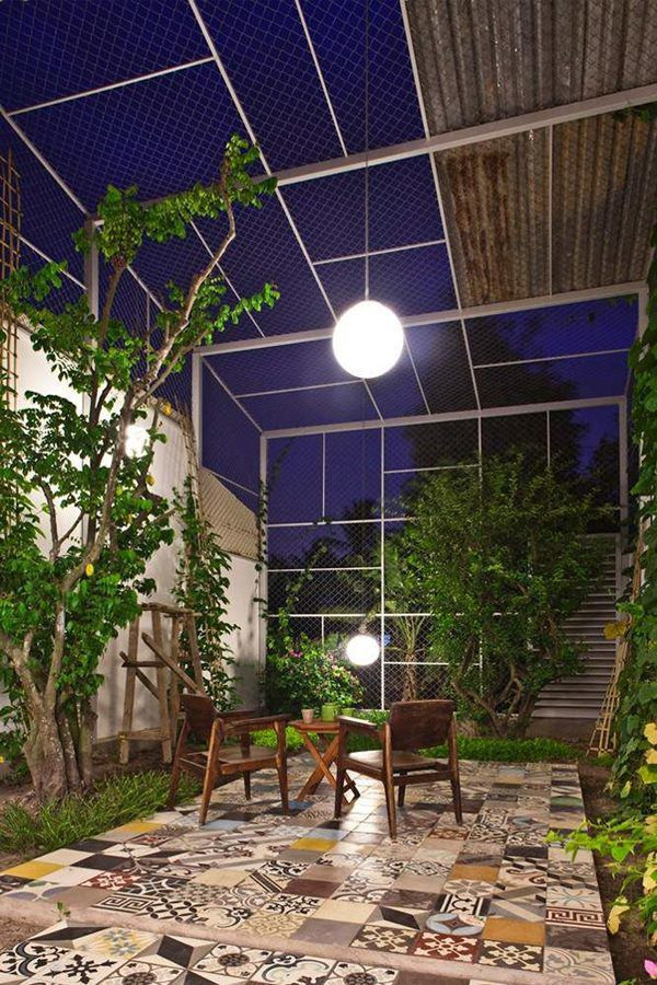 Khu vườn nhiều cây xanh cùng khoảng trời thơ mộng.