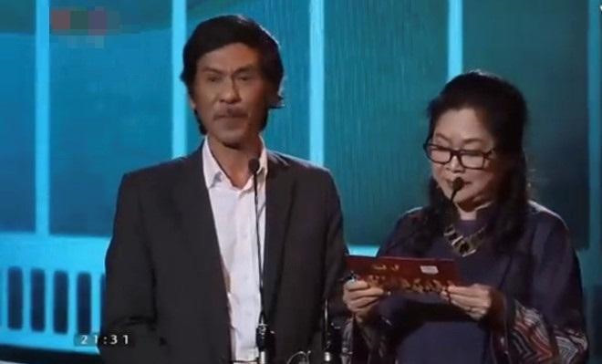 Trên sóng trực tiếp lễ trao giải Cánh Diều Vàng năm 2017, khi lên trao giải người chiến thắng ở hạng mục Nam diễn viên phụ xuất sắc của mảng Điện ảnh, NSƯT Diệu Thuần đã xướng tên Nhan Phúc Vinh của phim Đảo của dân ngụ cư. Tuy nhiên vì nói nhanh, bà đã đọc đảo chữ thành một cụm từ nhạy cảm. Đây được cho là sự cố hài hước nhất của lễ trao giải này.