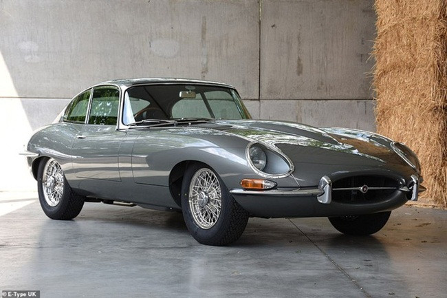 Marcus Holland, chủ sở hữu E-Type UK, cho biết: 'Chúng tôi tự hào, vinh dự khi được trao cơ hội khôi phục chiếc xe Jaguar E-type Series 1 4.2 RHD FHC".