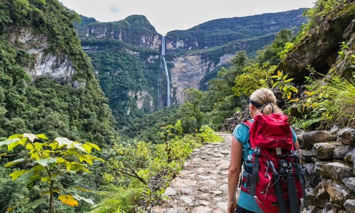 Thác nước Gocta, Peru Trong khu rừng ở rìa Amazon, thuộc vùng Chachapoyas, có một thác nước đẹp nhất mà tôi từng thấy. Người dân địa phương sẽ cho bạn biết đây là thác nước cao thứ ba trên thế giới (771m) mặc dù các chuyên gia vẫn còn chưa công nhận hoàn toàn điều này và được Cơ sở dữ liệu thác nước thế giới xếp vị trí cao thứ 16 trên thế giới. Tim Evans