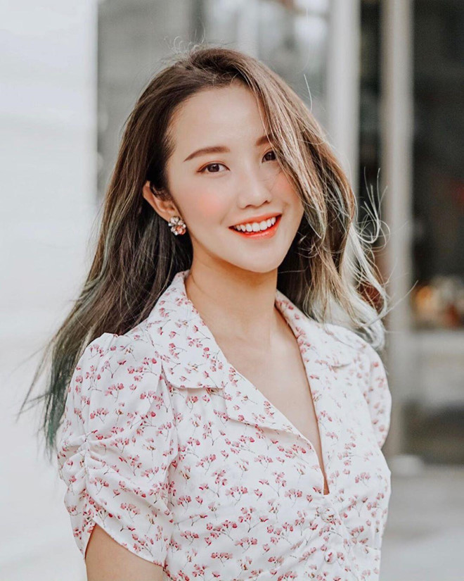 Sau đó, Primmy theo học Đại học RMIT TP.HCM. Hiện tại, cô giữ chức vụ quản lý tài chính tại trường JRP. Ngoài công việc chính, 9X còn là beauty blogger nổi tiếng. Primmy sở hữu chiều cao 1,68 m cùng gương mặt ưa nhìn.