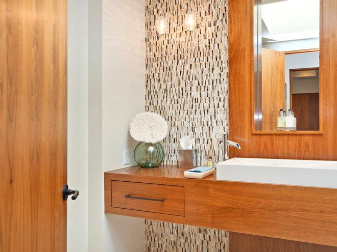 Biệt thự có 7 phòng tắm được trang bị đầy đủ khiến chúng trông như những khu vực spa.