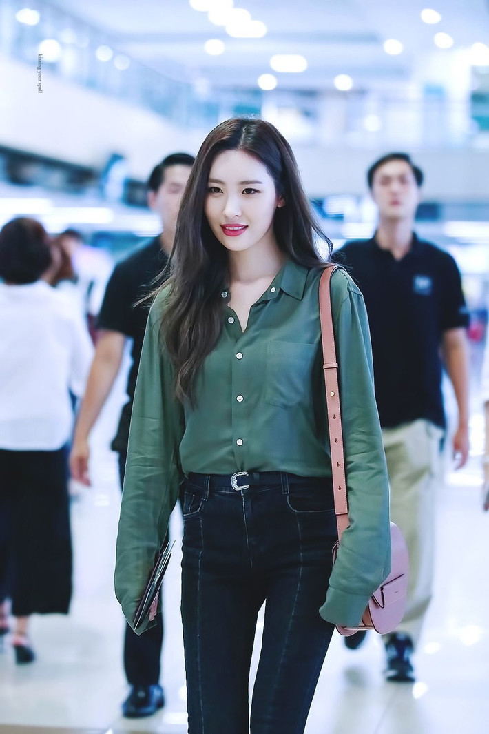 Giọng ca của hit “Gashina” đã phải hứng chịu nhiều lời chê bai từ cư dân mạng, chỉ vì thân hình “cò hương” của mình.
