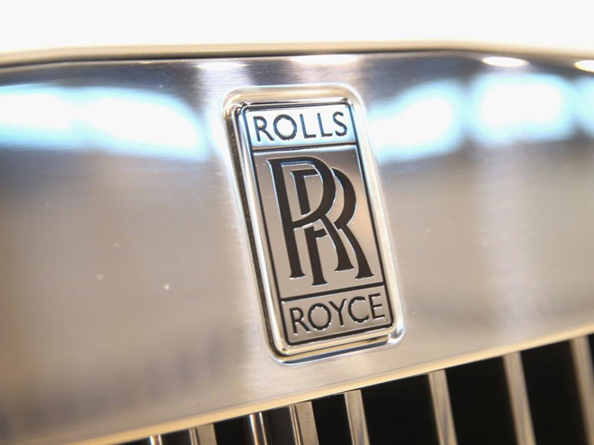 Tổng thống Mỹ sưu tập rất nhiều ôtô xịn. Ông sở hữu một chiếc Rolls-Royce Silver Cloud, một Rolls-Royce Phantom (có giá khởi điểm 500.000 USD), một chiếc Maybach, một chiếc Ferrari và một chiếc Mercedes-Benz 3600. Ông mua cho vợ Melania một chiếc SLR McLaren giá 455.000 USD. Ảnh: Getty Images.