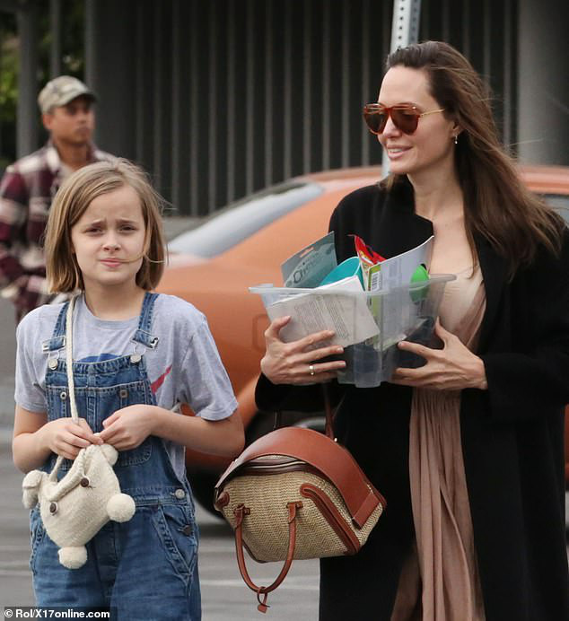 Hiện Angelina Jolie đang rất bận rộn với các dự án phim mới.