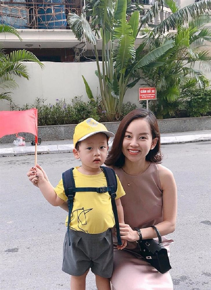 Cậu bé được mẹ update liên tục trên trang Facebook cá nhân mỗi ngày.