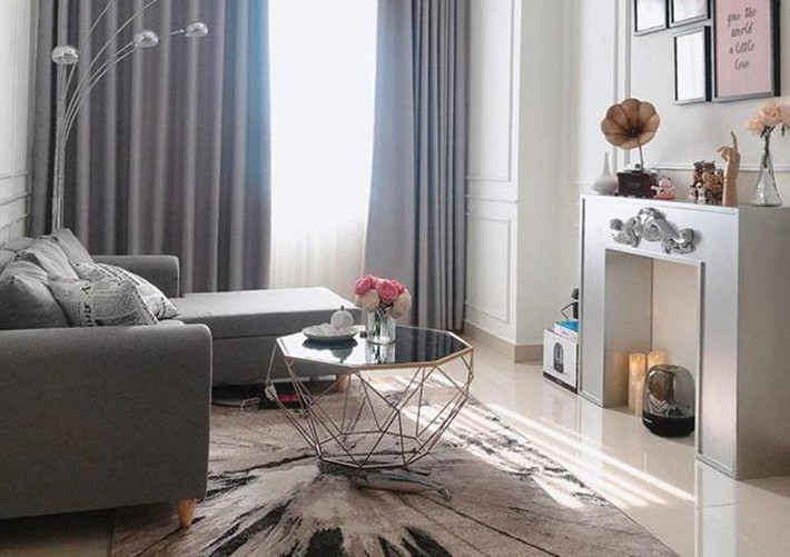 Thúy Vi từng được công chúng biết đến qua những ồn ào khi trở thành người thứ 3 trong cuộc tình của thiếu gia Phan Thành và Midu. Sau 3 năm dùng đây làm bàn đạp, hiện Thúy Vi đang có một cuộc sống mới hoàn toàn với nhà sang, hàng hiệu… Trong năm 2018, khá nhiều người bất ngờ khi cô chia sẻ mình tậu được biệt thự lớn dù mới lên Sài Gòn chưa lâu.