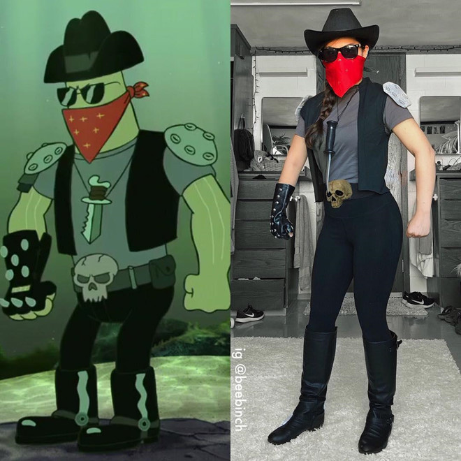 Khi chọn được nhân vật sẽ cosplay, 10X thường tự làm từ quần áo, phụ kiện đến việc trang điểm. Chỉ khi gặp những chi tiết quá cầu kỳ hoặc cần nhiều kỹ thuật, cô mới nhờ đến sự trợ giúp của cosplayer khác.